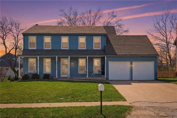 $450,000 | 307 North Mesquite Street, Olathe, KS 66061