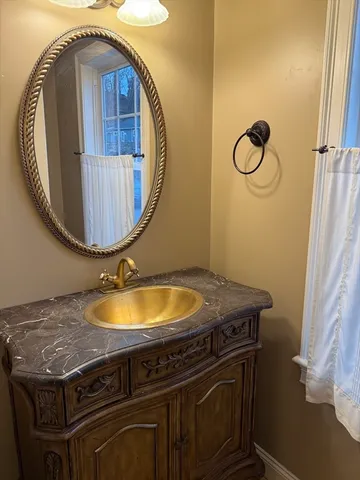 $2,750 | 30 Johnson Street, Unit 1, Worcester, MA 01604