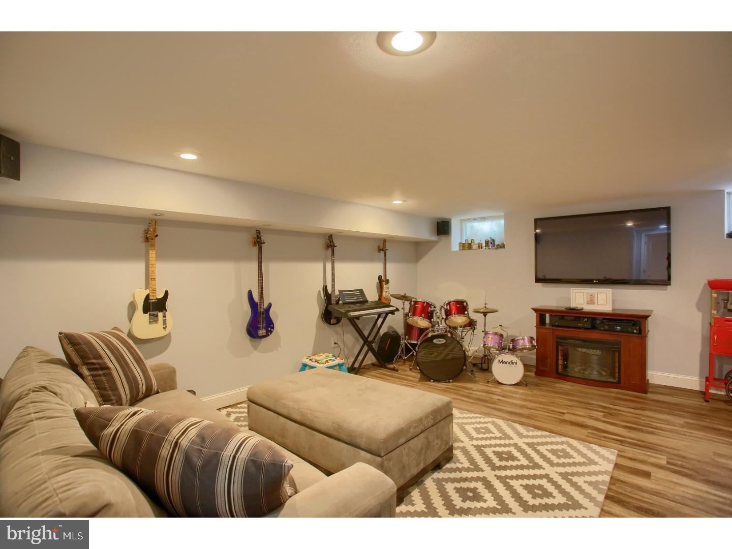 117 East Manoa Road Havertown, PA 19083 - Photo 17 of 24