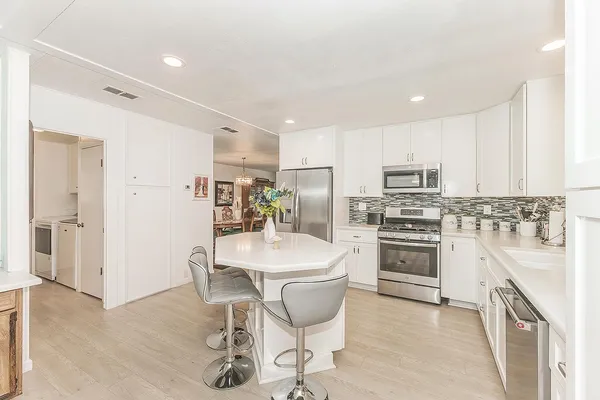 $169,000 | 371 Bethel Avenue, Unit 27, Sanger, CA 93657