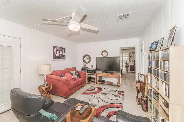 $169,000 | 371 Bethel Avenue, Unit 27, Sanger, CA 93657