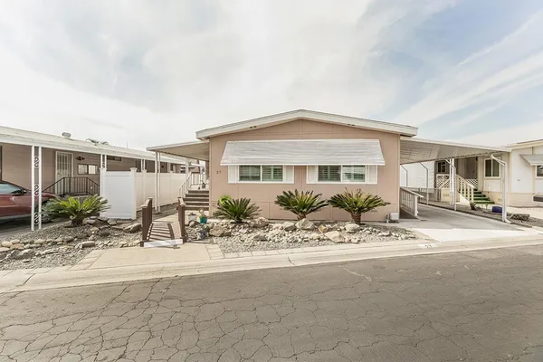 $169,000 | 371 Bethel Avenue, Unit 27, Sanger, CA 93657