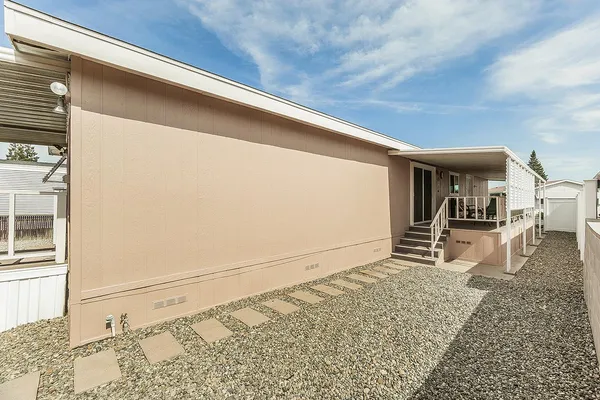 $169,000 | 371 Bethel Avenue, Unit 27, Sanger, CA 93657