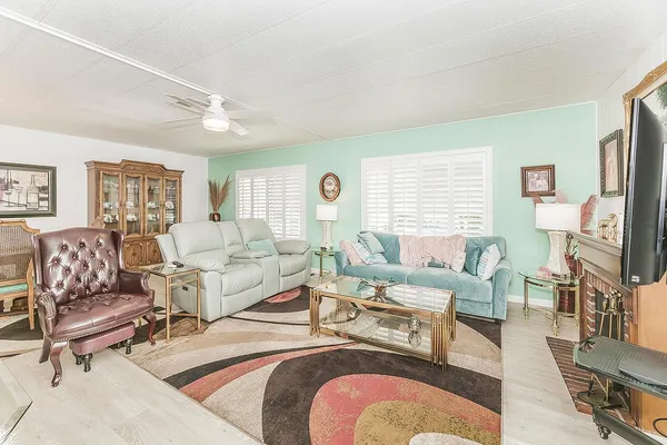 $169,000 | 371 Bethel Avenue, Unit 27, Sanger, CA 93657