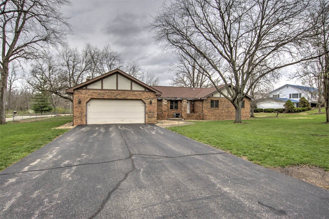 1740 Illini Drive Decatur, IL 62521 - Photo 7 of 36 Gallery Image 7