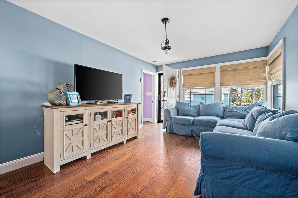 128 Elmlawn Road Braintree, MA 02184 - Photo 11 of 23 Gallery Image 11