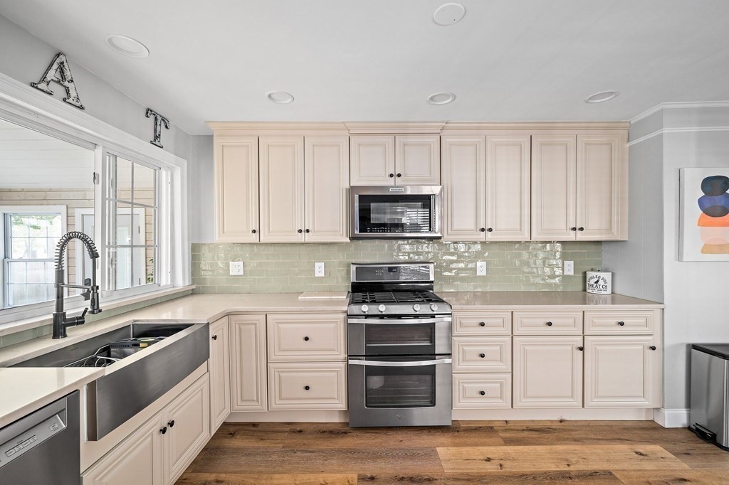 128 Elmlawn Road Braintree, MA 02184 - Photo 3 of 23 Gallery Image 3