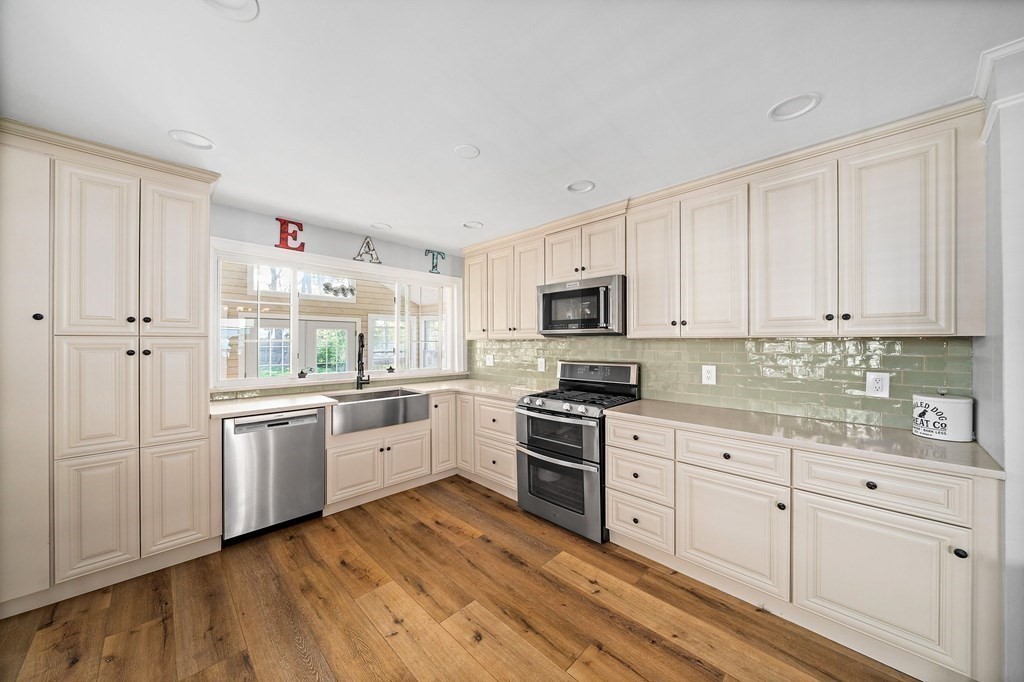 128 Elmlawn Road Braintree, MA 02184 - Photo 4 of 23 Gallery Image 4