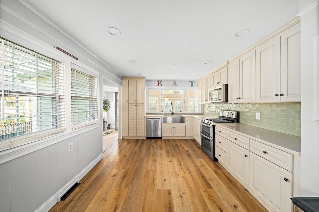 128 Elmlawn Road Braintree, MA 02184 - Photo 5 of 23 Gallery Image 5