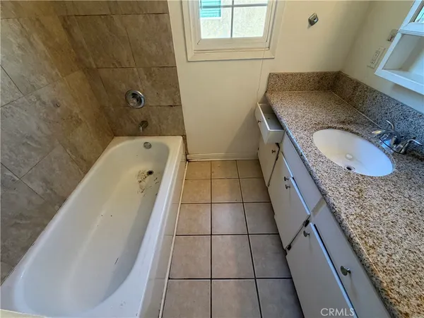 $759,950 | 18955 Covello Street, Reseda, CA 91335