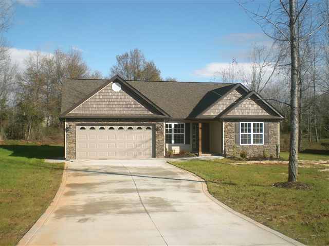 552 Brashears Road Campobello, SC 29322 - Photo 1 of 15