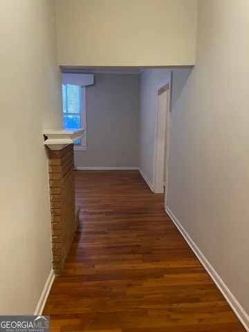 a view of livingroom with furniture