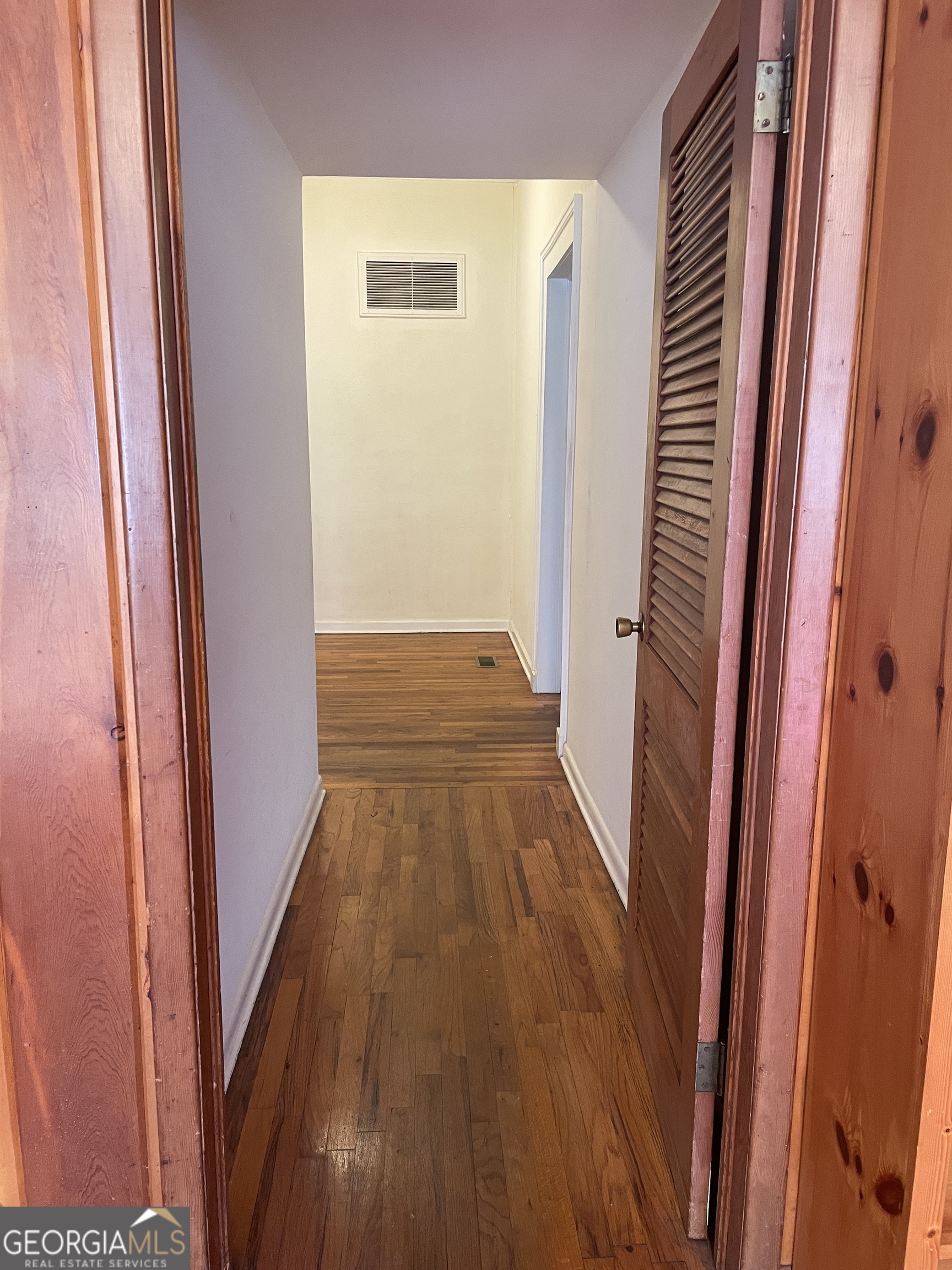 379 West Avenue Jackson, GA 30233 - Photo 32 of 60