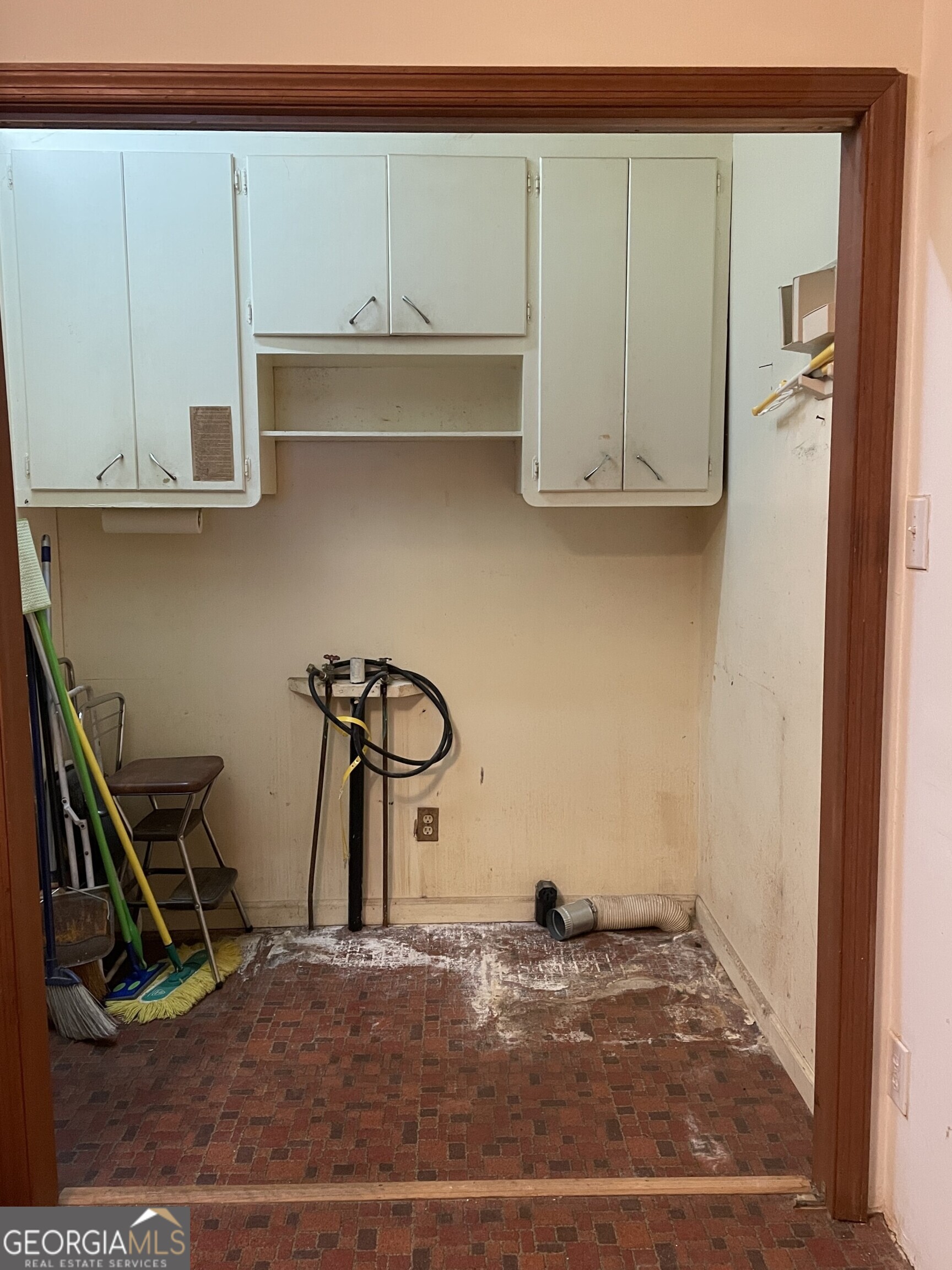 379 West Avenue Jackson, GA 30233 - Photo 50 of 60