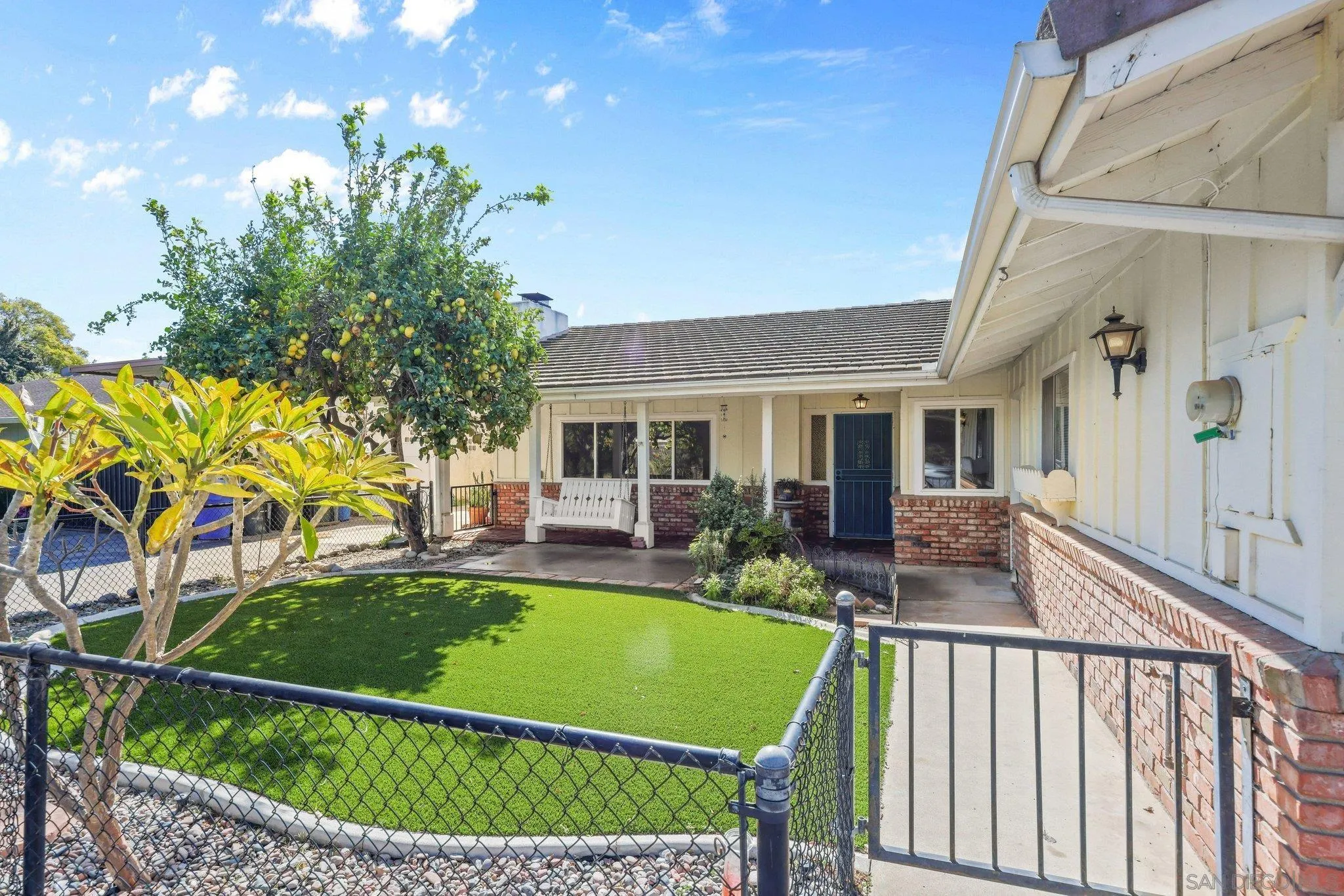 741 Rossiter Lane Fallbrook, CA 92028 - Photo 3 of 43