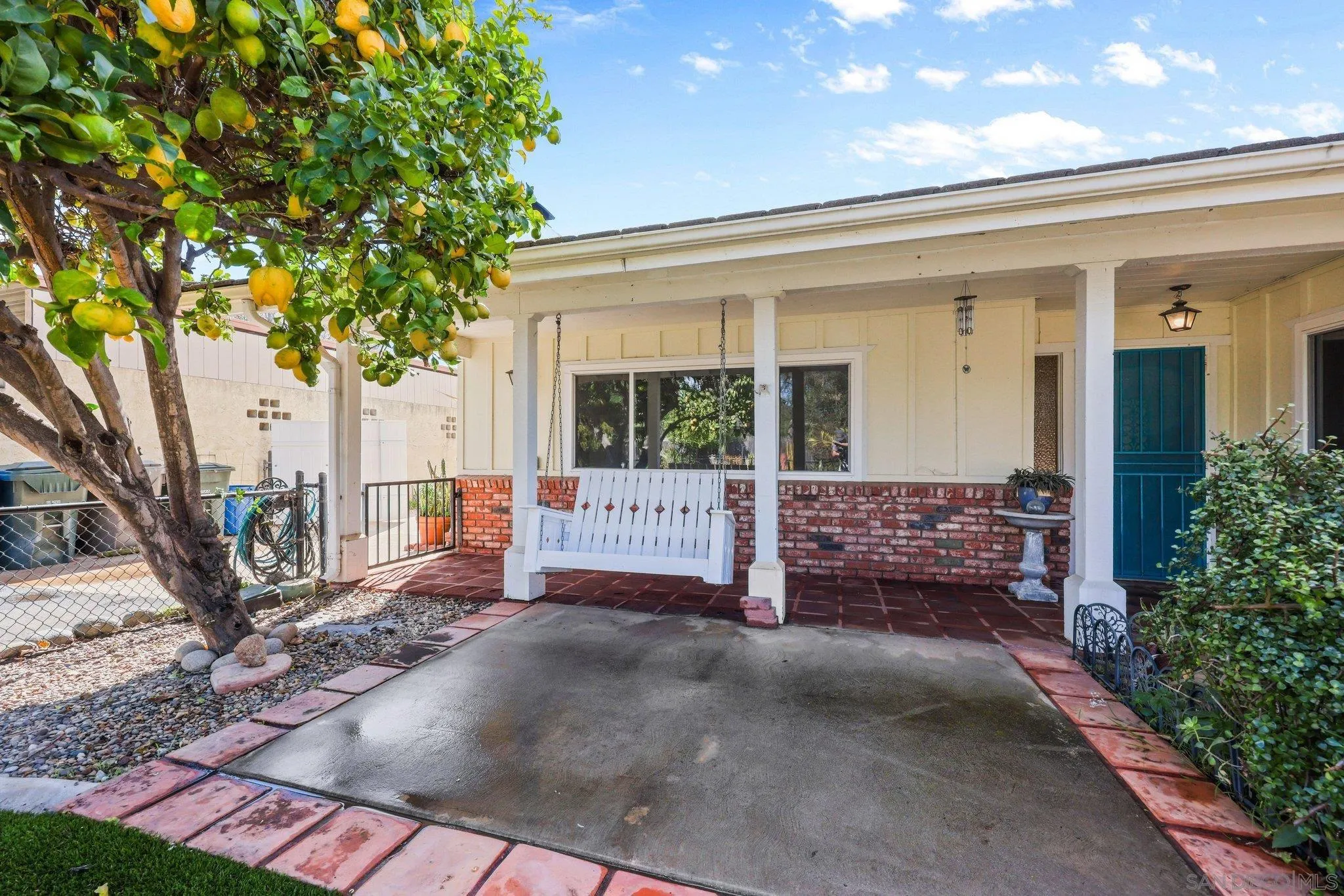 741 Rossiter Lane Fallbrook, CA 92028 - Photo 4 of 43