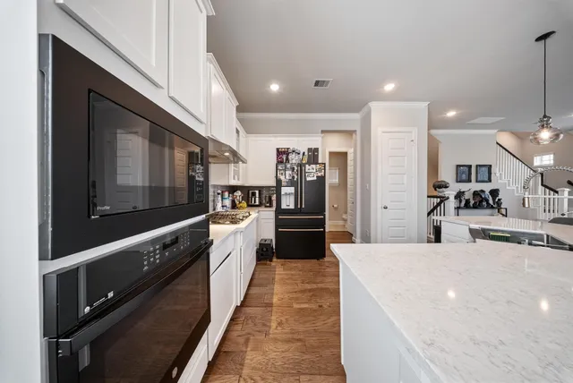 $479,999 | 10605 Centre Green Way, Houston, TX 77043