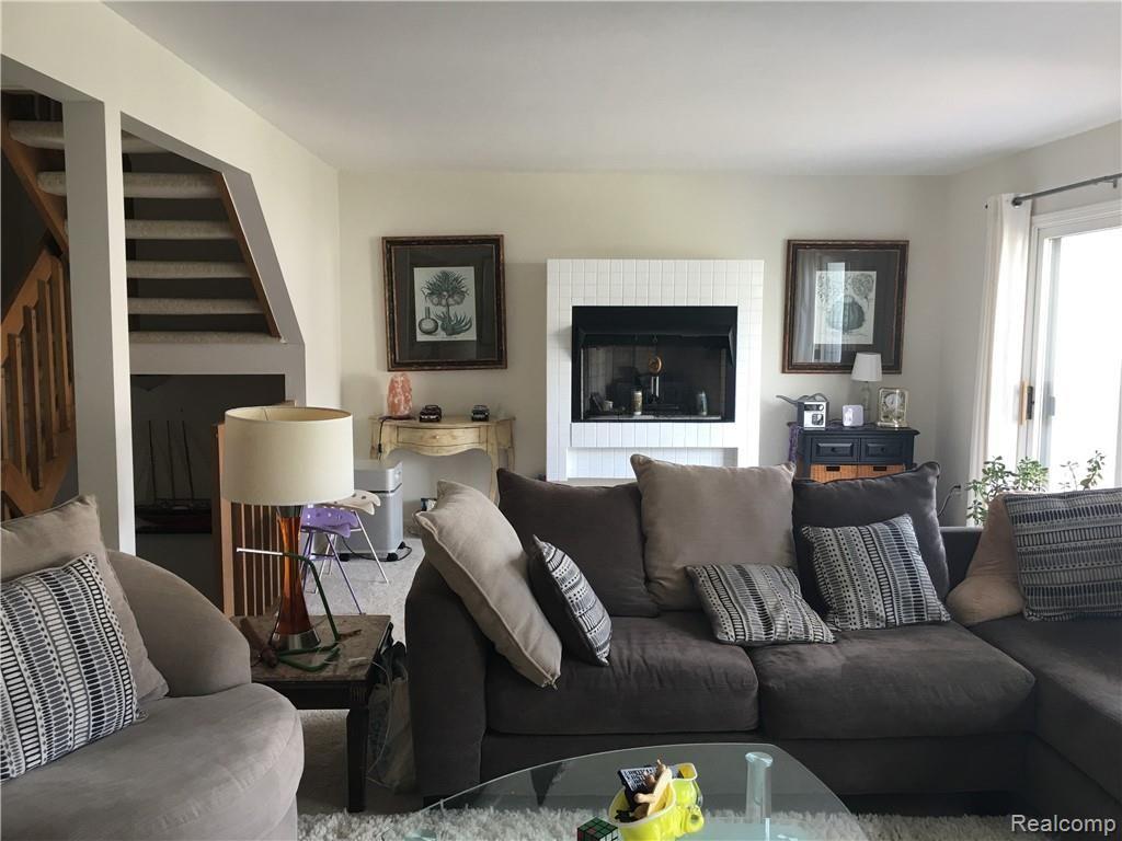 629 Summit Ridge Drive, Unit 13 Milford, MI 48381 - Photo 14 of 59 GREAT PLACE TO RELAX