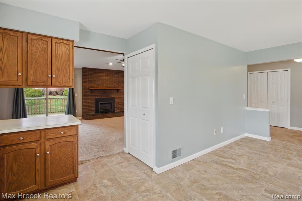2232 Warrington Road Rochester Hills, MI 48307 - Photo 10 of 51