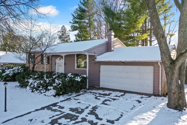 $230,000 | 3311 Brentwood Drive, Champaign, IL 61821