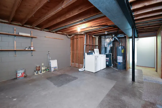 a view of a storage & utility room