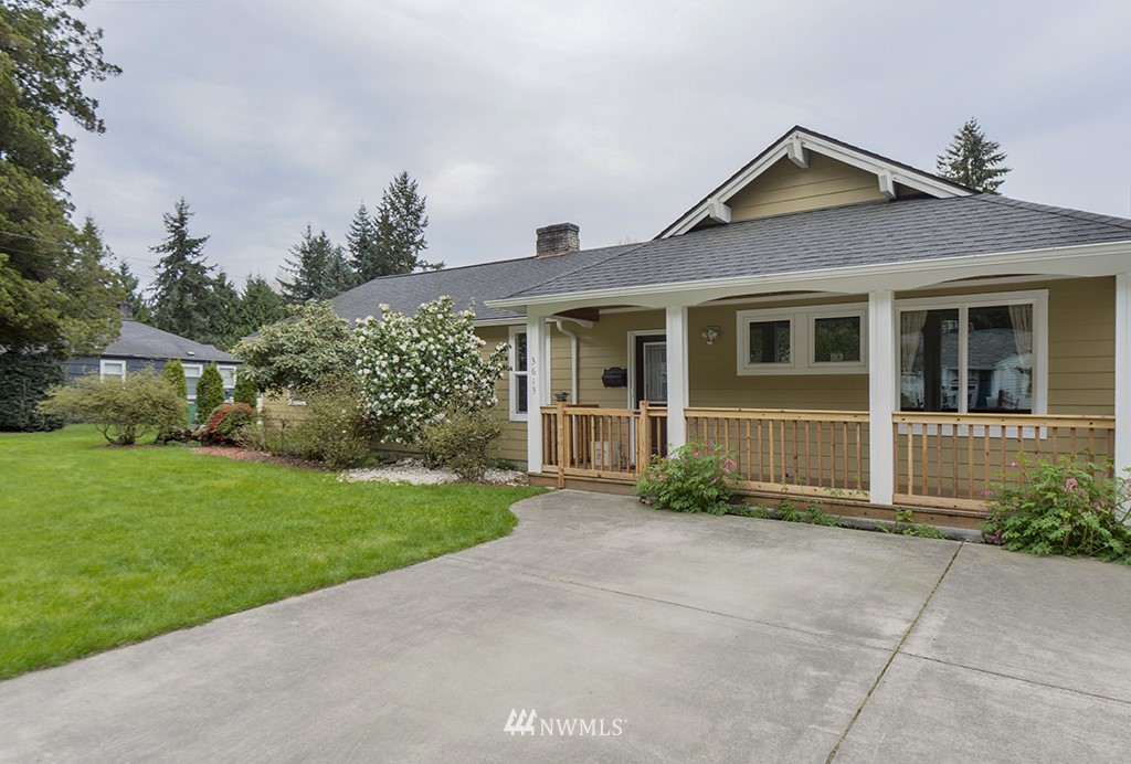 3613 Southeast 5th Street Renton, WA 98058 - Photo 2 of 25