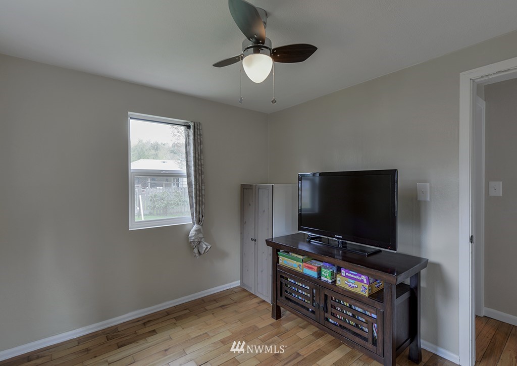 3613 Southeast 5th Street Renton, WA 98058 - Photo 15 of 25