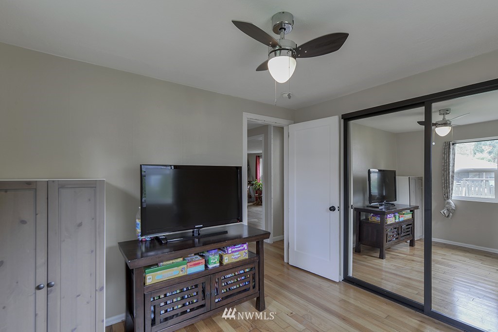 3613 Southeast 5th Street Renton, WA 98058 - Photo 16 of 25