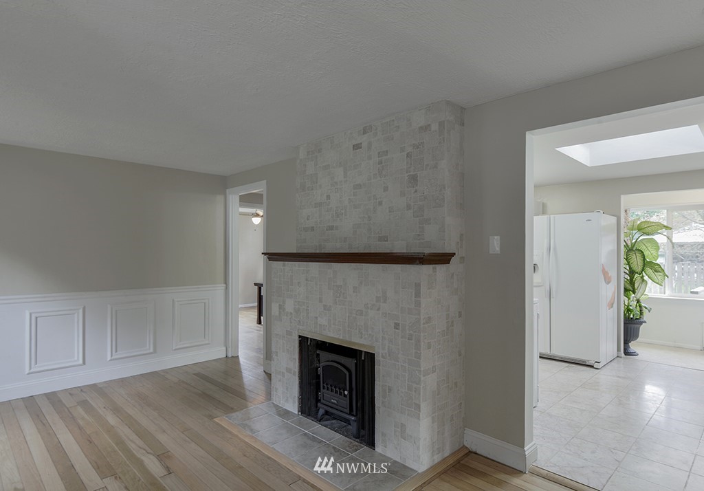 3613 Southeast 5th Street Renton, WA 98058 - Photo 5 of 25