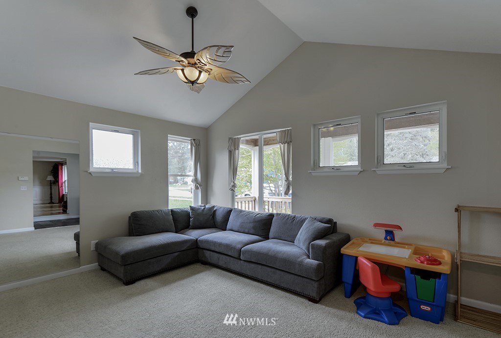 3613 Southeast 5th Street Renton, WA 98058 - Photo 9 of 25
