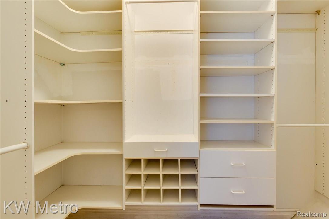 619 Oakbrook West, Unit 619 Rochester, MI 48307 - Photo 20 of 23 619 Oakbrook Drive W Bldg 3-large-020-25-Storage-1500x1000-72dpi.jpg