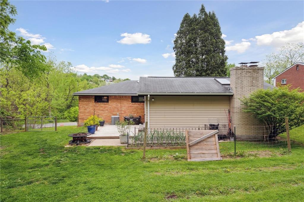 233 Valley Road Canonsburg, PA 15317 - Photo 36 of 39 a front view of a house with garden