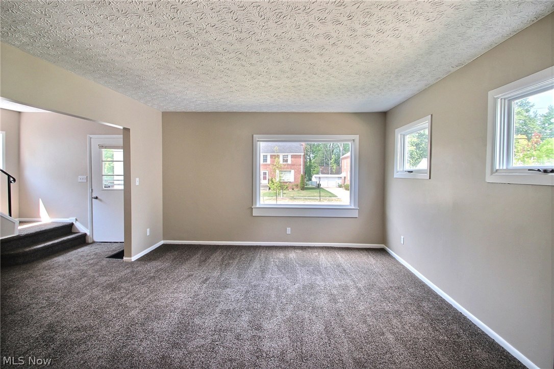 1283 Churchill Road Lyndhurst, OH 44124 - Photo 4 of 16
