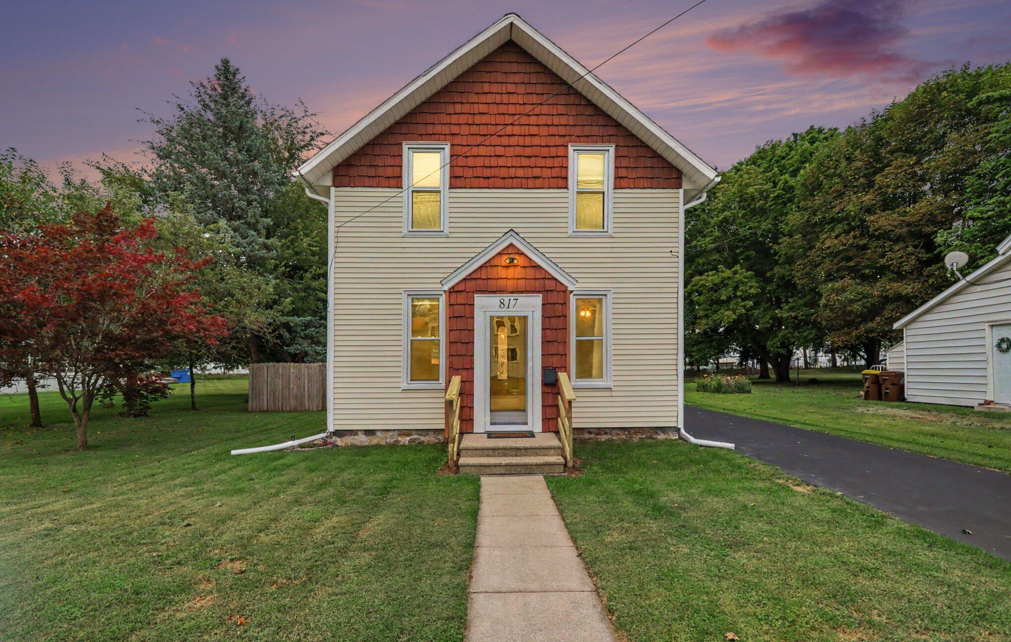 817 West Hanover Street Marshall, MI 49068 - Photo 1 of 27 IMG_4240