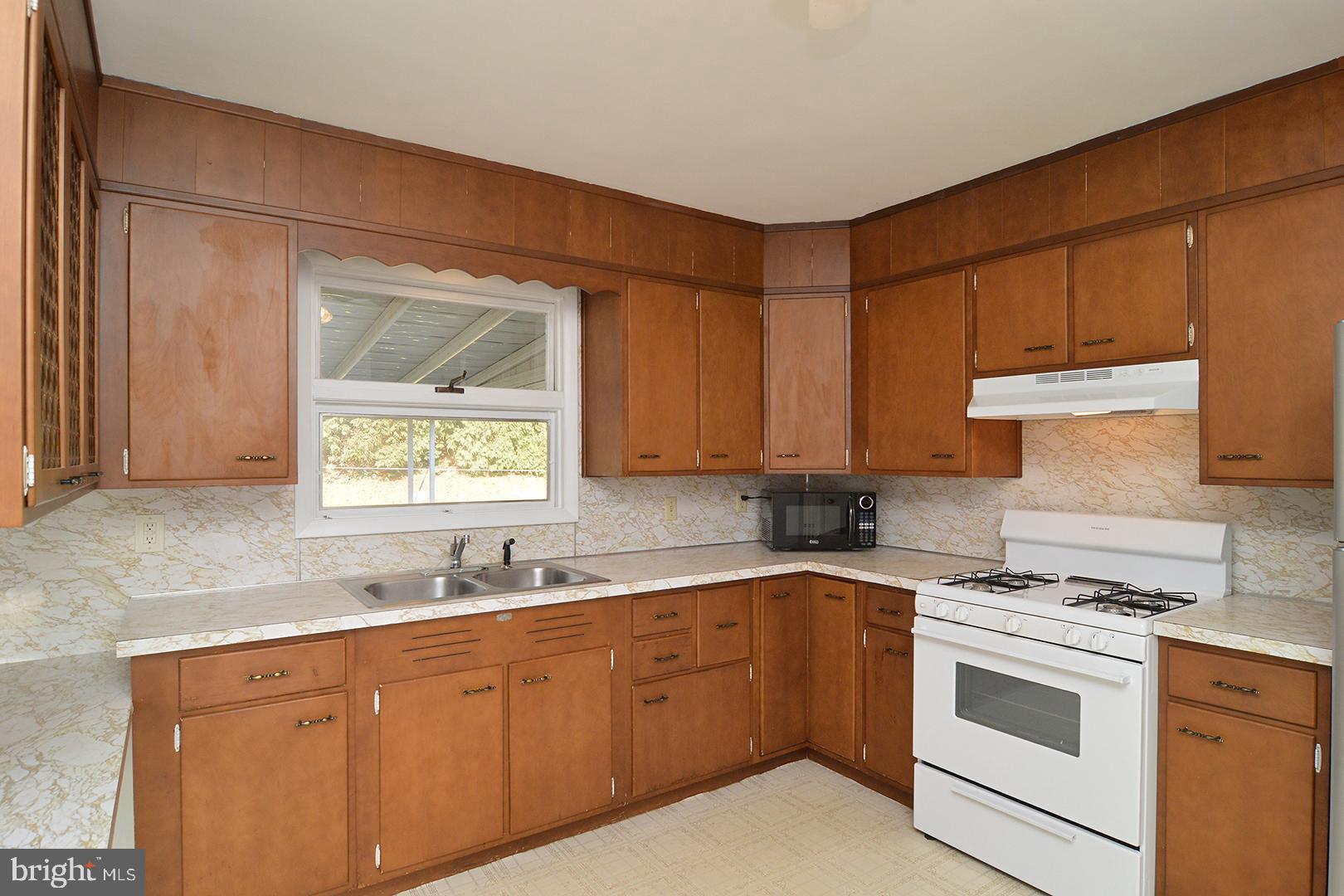 1327 Wingate Avenue Reading, PA 19607 - Photo 9 of 33 Gallery Image 9