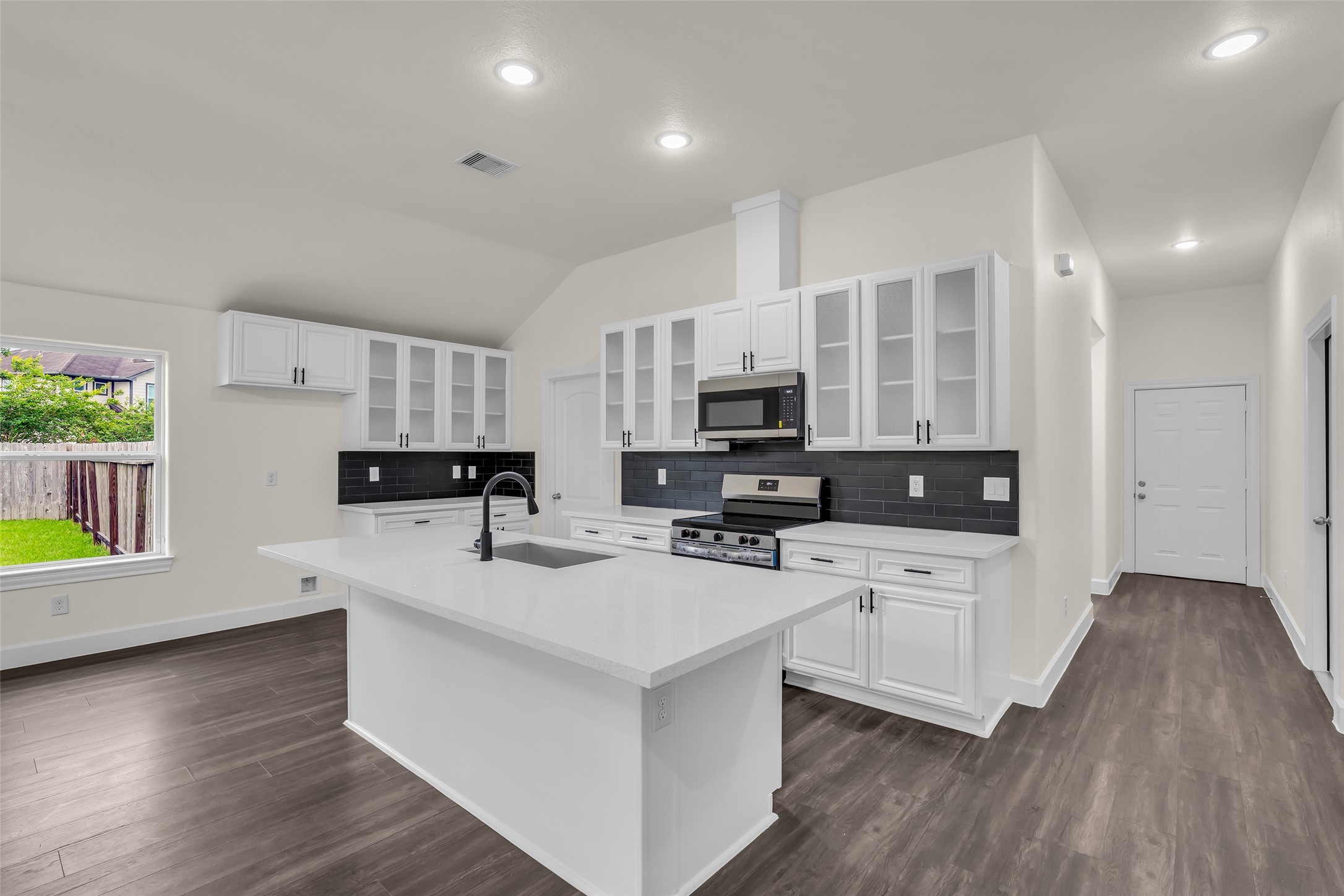 11919 Prosperity Point Drive Houston, TX 77048 - Photo 14 of 25