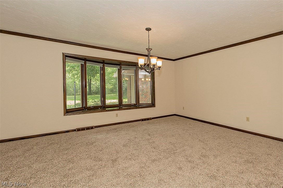 6515 Liberty Road Solon, OH 44139 - Photo 14 of 34 Dining room