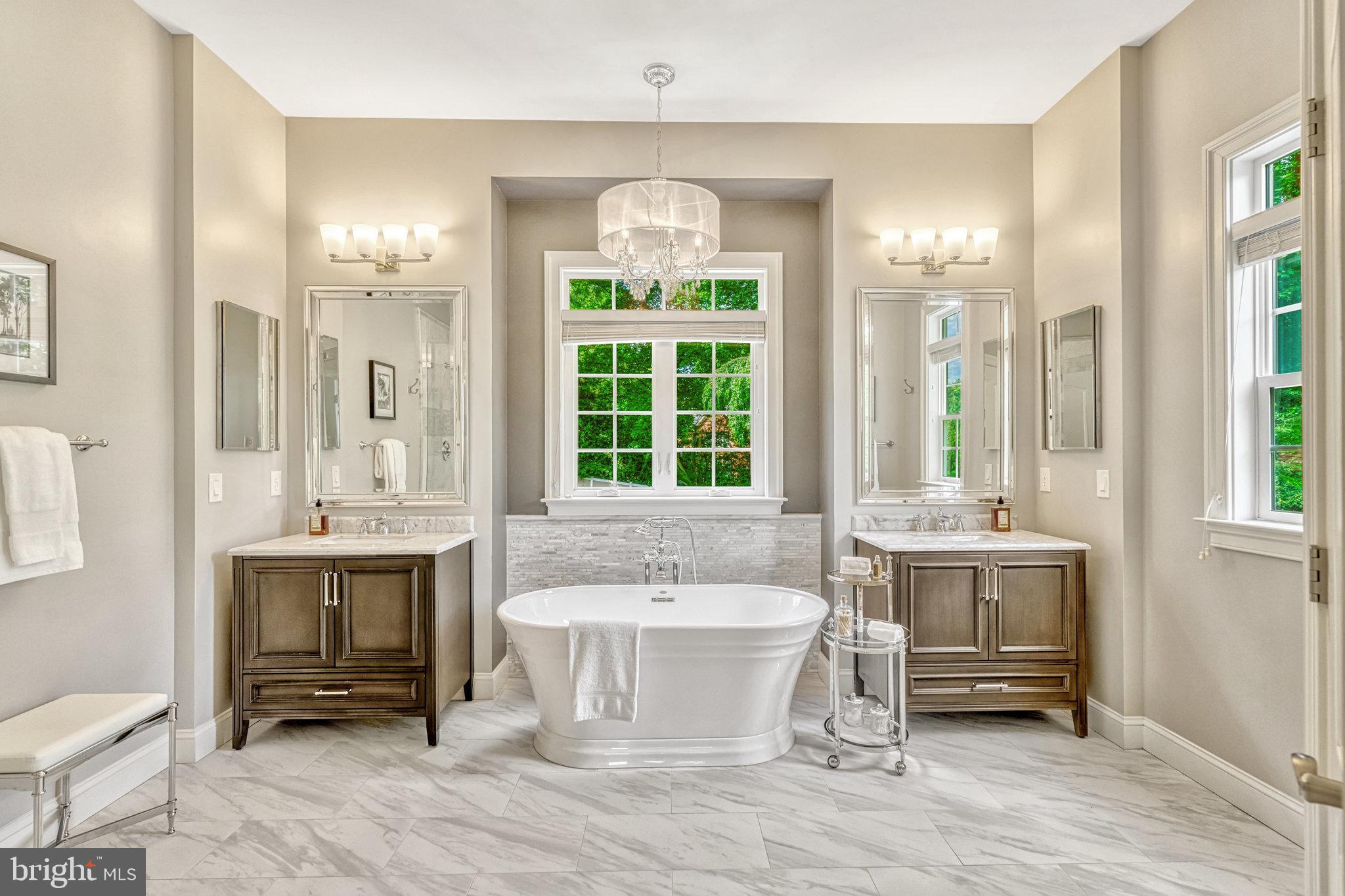 6900 Benjamin Street McLean, VA 22101 - Photo 26 of 74 With En-Suite Bathroom