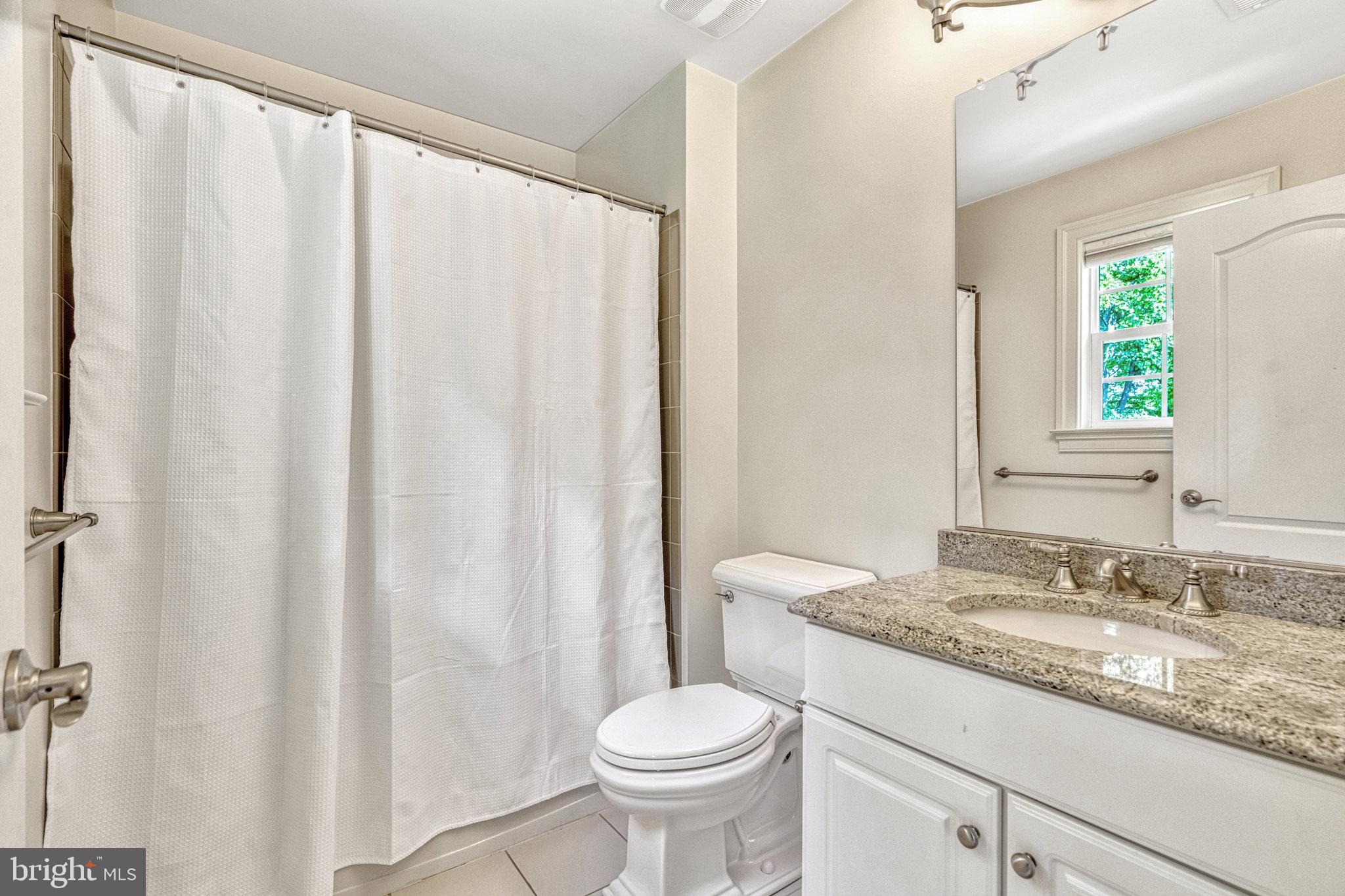 6900 Benjamin Street McLean, VA 22101 - Photo 48 of 74 With En-Suite Bathroom