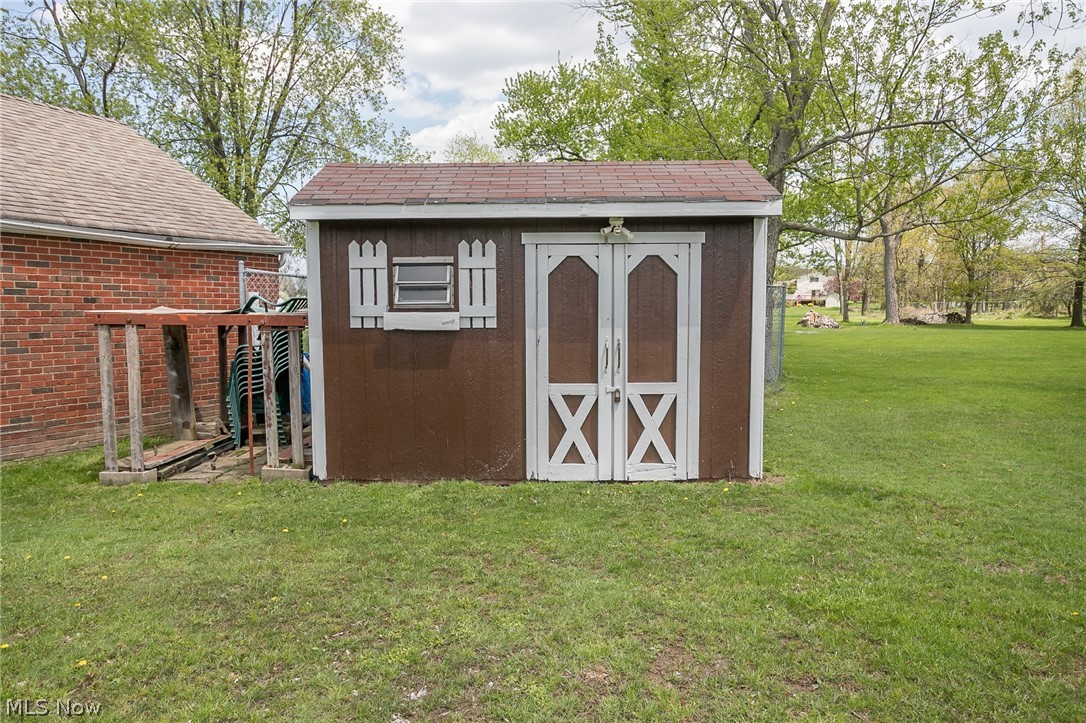 7027 Ridge Road Parma, OH 44129 - Photo 21 of 29