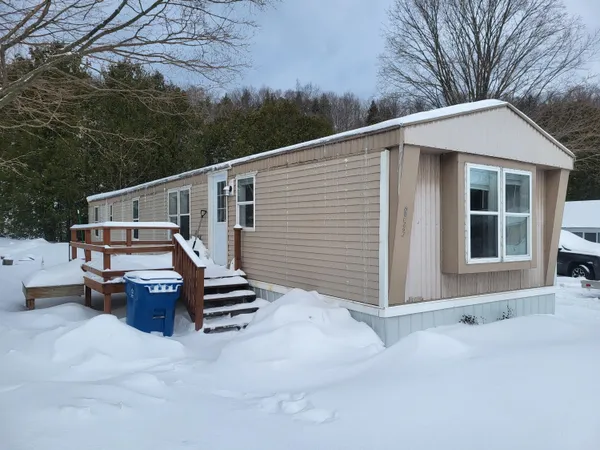 $47,500 | 853 Glen Avenue, Elberta, MI 49635