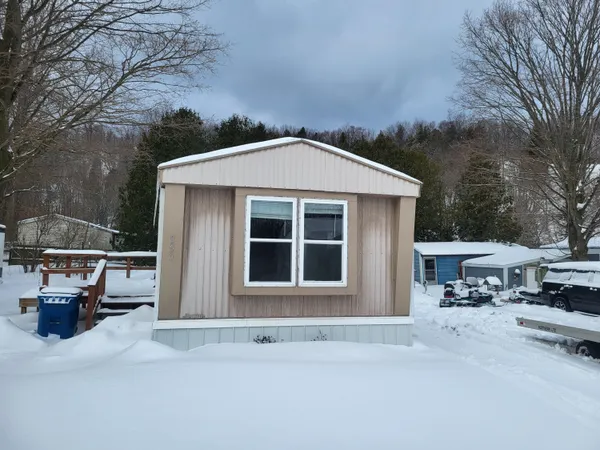 $47,500 | 853 Glen Avenue, Elberta, MI 49635