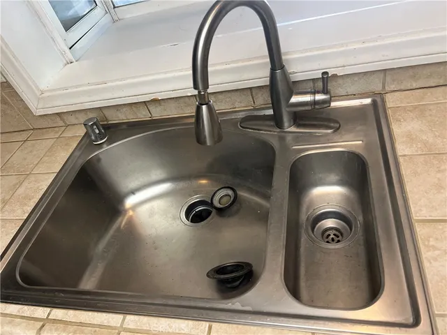 a close view of sink