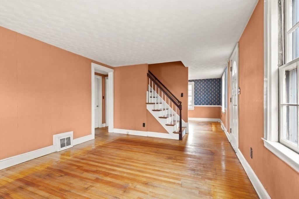 59 Springvale Road Reading, MA 01867 - Photo 8 of 26 Gallery Image 8
