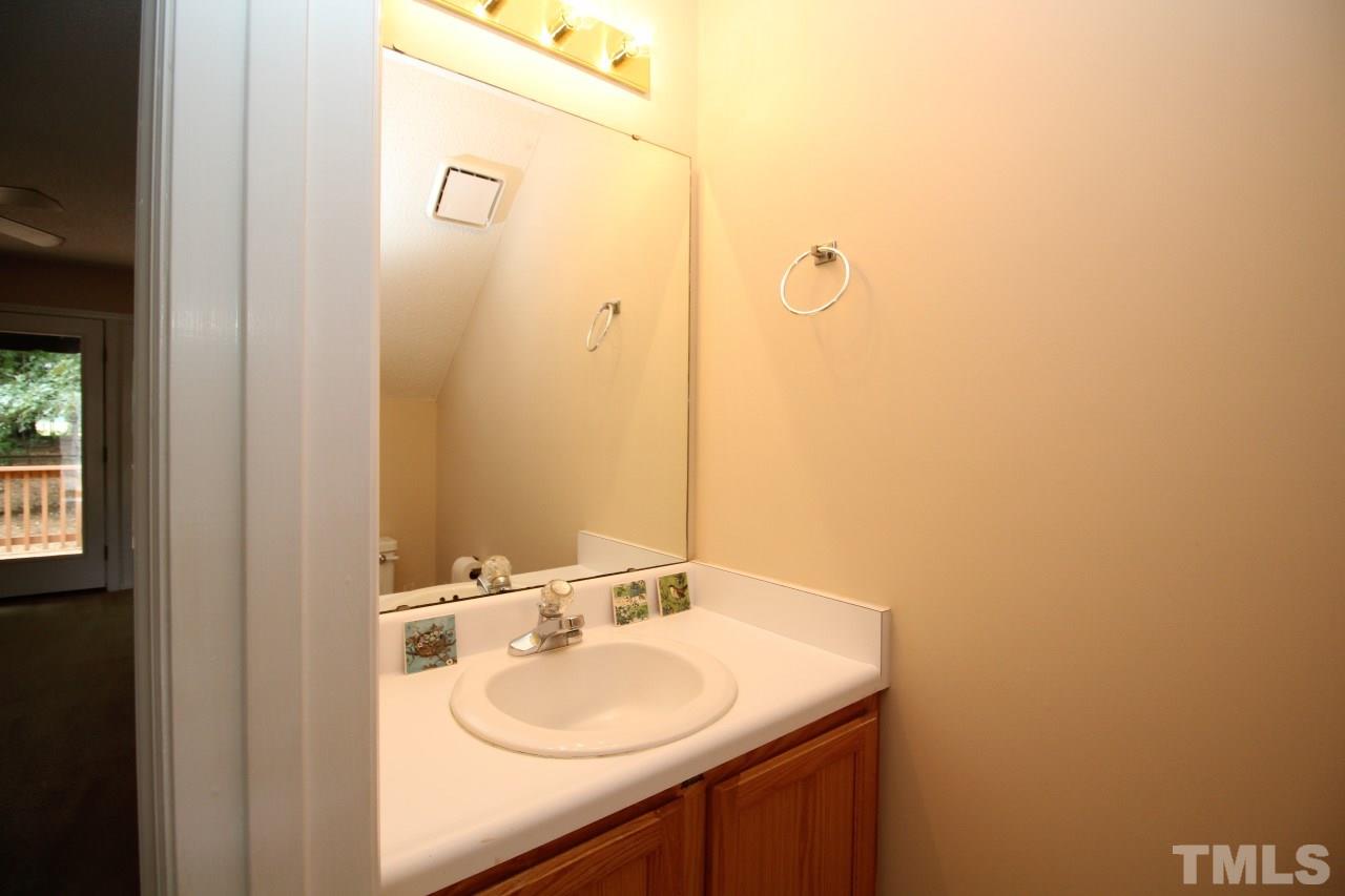 1016 Sheetbend Lane Raleigh, NC 27606 - Photo 7 of 25 Gallery Image 7