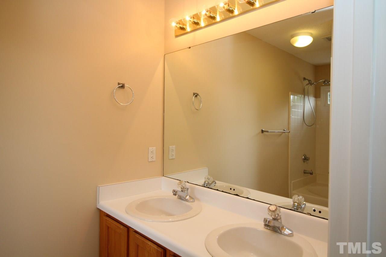 1016 Sheetbend Lane Raleigh, NC 27606 - Photo 9 of 25 Gallery Image 9