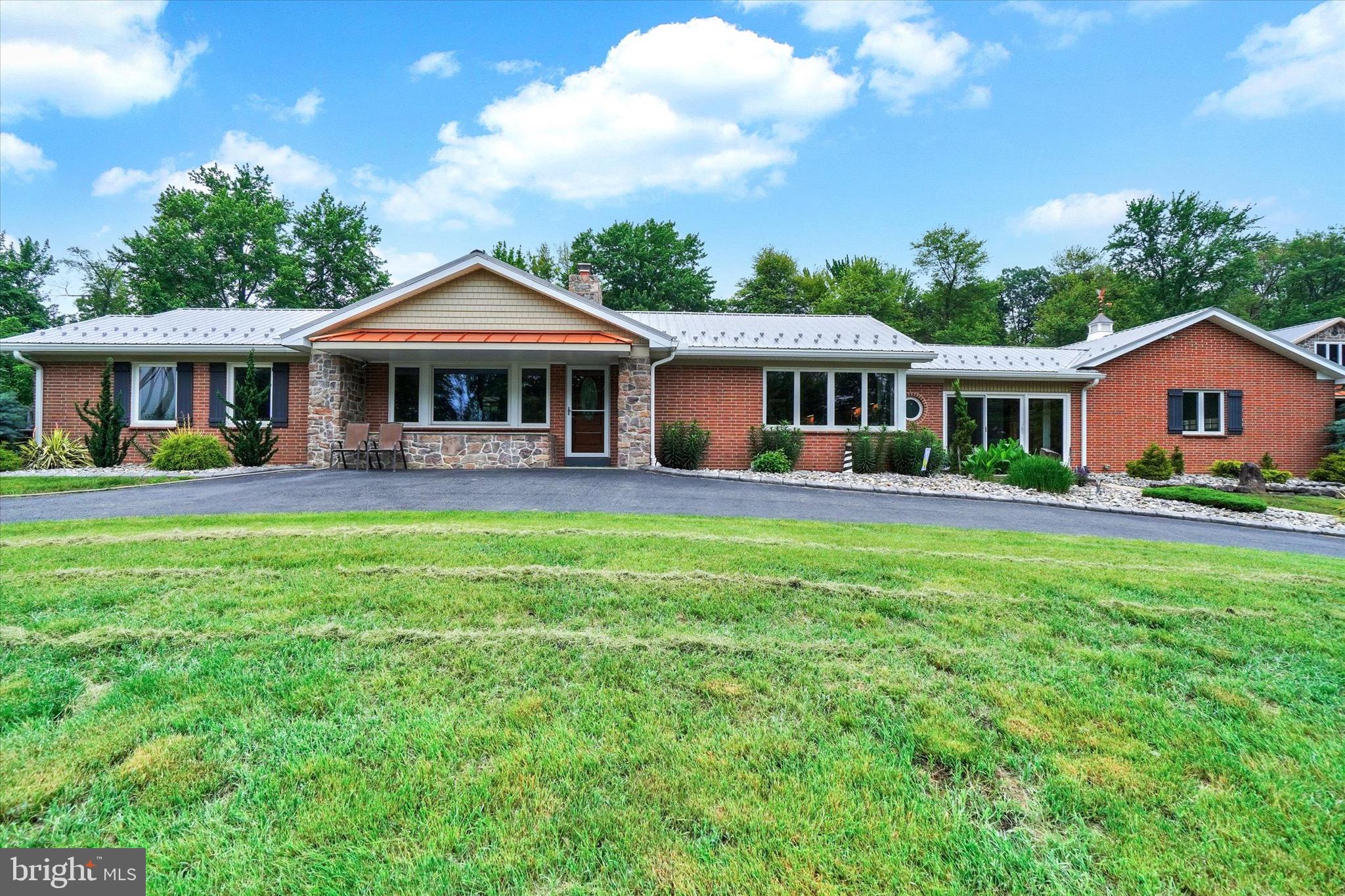 1181 Ridgewood Road York, PA 17406 - Photo 4 of 60 Gallery Image 4