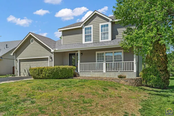 $305,000 | 3639 Southwest Glendale Drive, Topeka, KS 66614