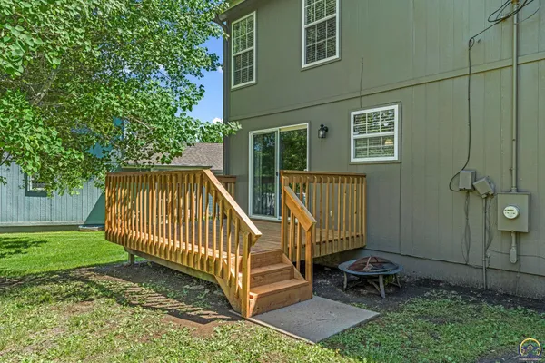 $305,000 | 3639 Southwest Glendale Drive, Topeka, KS 66614
