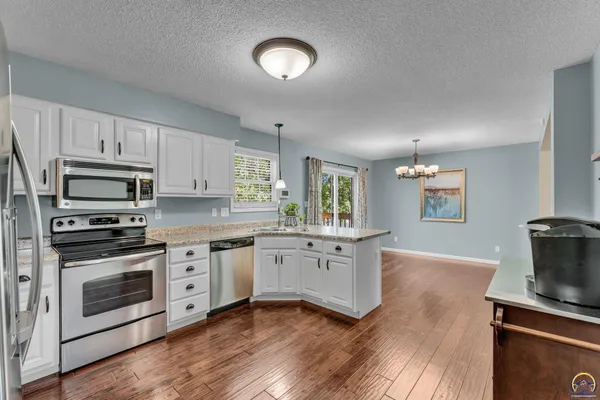 $305,000 | 3639 Southwest Glendale Drive, Topeka, KS 66614